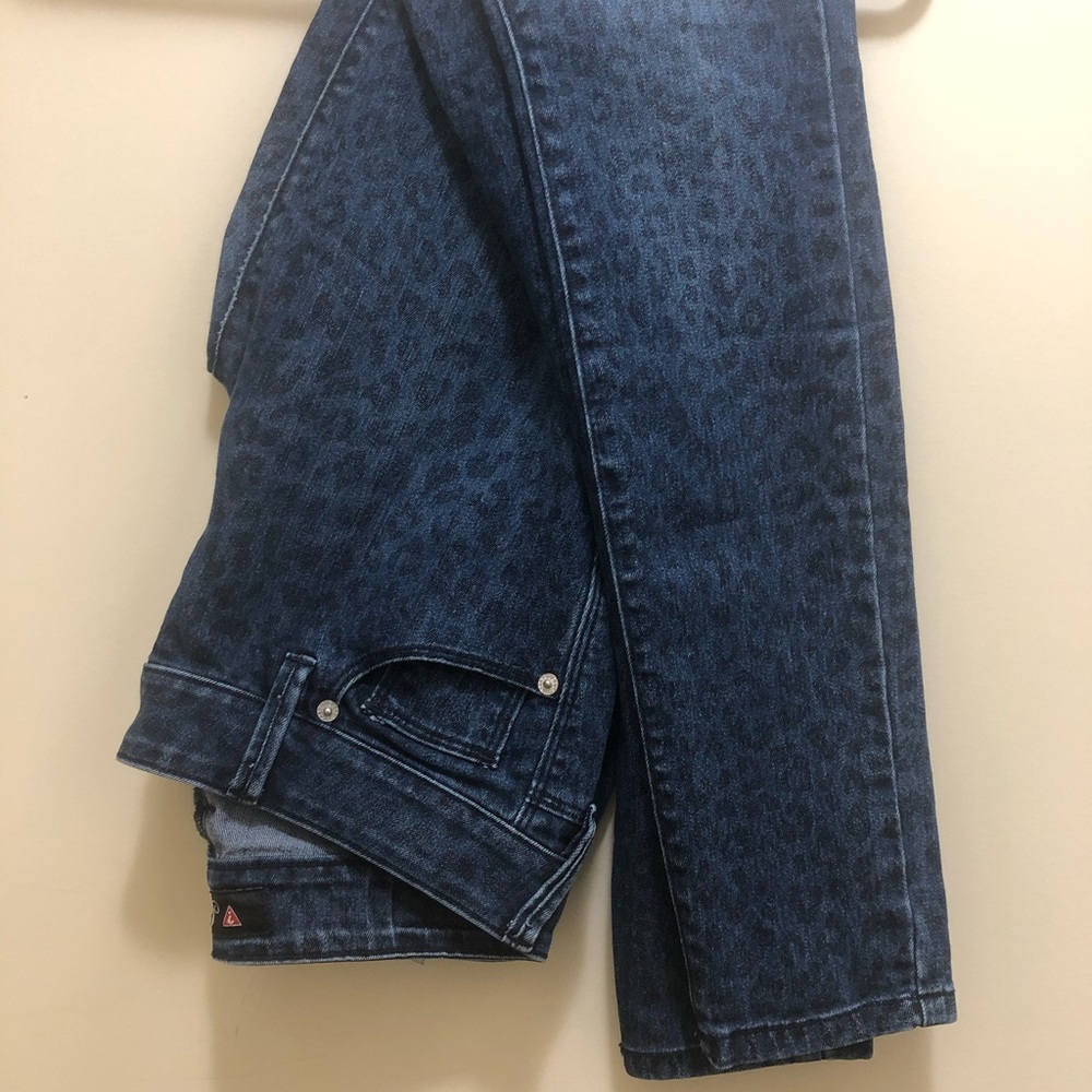 Clothes - Picture 2 of 16